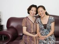 為什么50歲的女人做得太緊？ 一個(gè)50歲的女人是不是天生的？